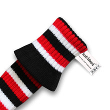 Load image into Gallery viewer, Scott Edward Golf Club Knitted Headcovers Double Layers Elastic Acrylic Yarn,Fluffy Pom Creativity Pattern for Golfer Gifts,Golf Club Protector- Skull Pattern for Driver(460cc),Fairway(3/5/7) and Hybrid(UT)