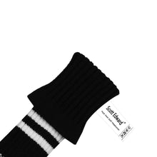 Load image into Gallery viewer, Scott Edward Golf Club Knitted Headcovers Double Layers Elastic Acrylic Yarn,Fluffy Pom Creativity Pattern for Golfer Gifts,Golf Club Protector- Black White Plaid for Driver(460cc),Fairway(3/5/7) and Hybrid(UT)